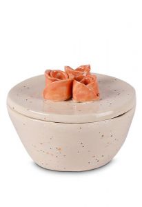 Mini urne funéraire en céramique ivoire avec roses oranges