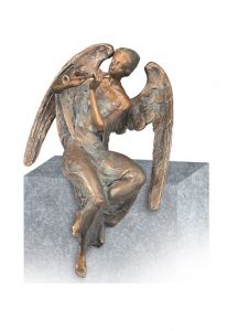 Statue d’ange assis – tailles variées – 3D, libre, fixation en bas