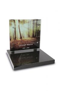 Monument cinéraire avec photo et plaque de verre